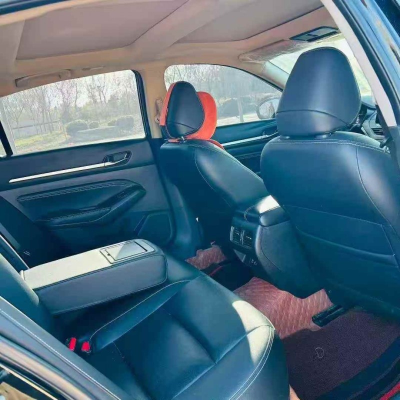 济宁21年日产天籁5