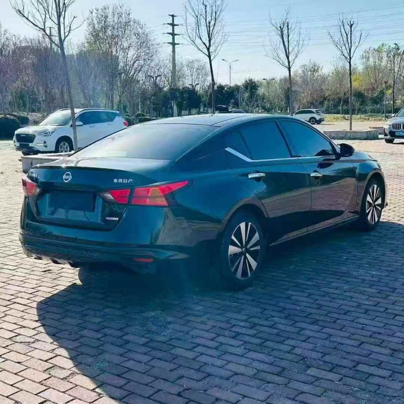 济宁21年日产天籁7