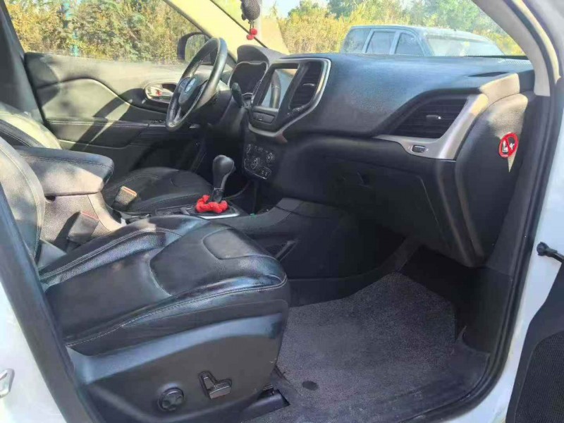 荆州18年Jeep自由光6