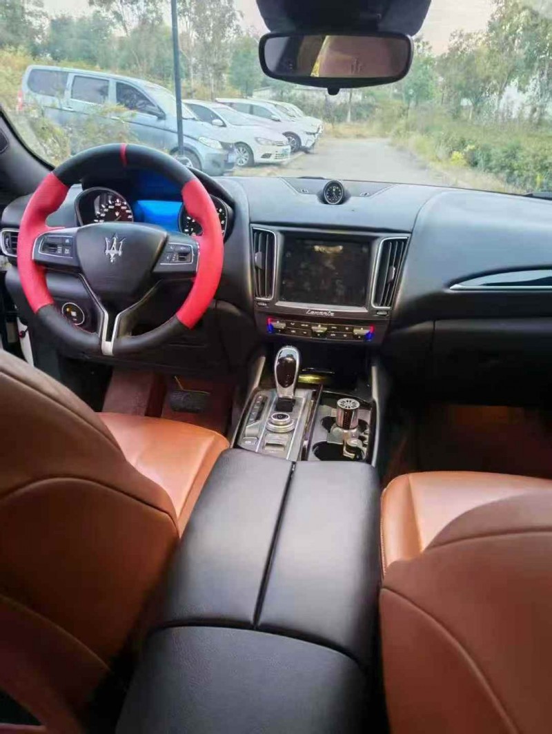 鄂州18年玛莎拉蒂Levante6