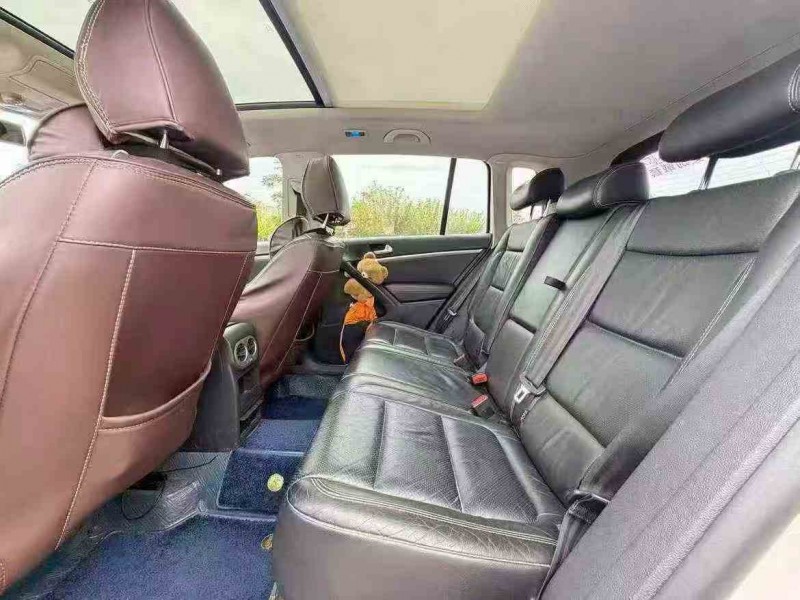 丽江16年大众途观4