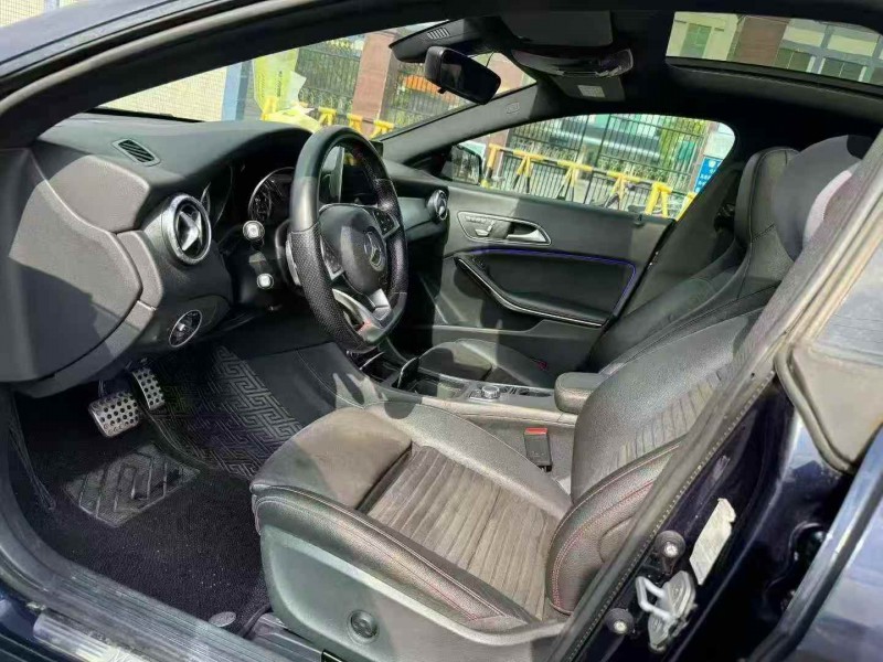 汕头17年奔驰CLA4