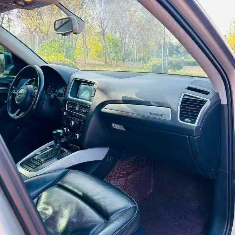 济宁17年奥迪Q54