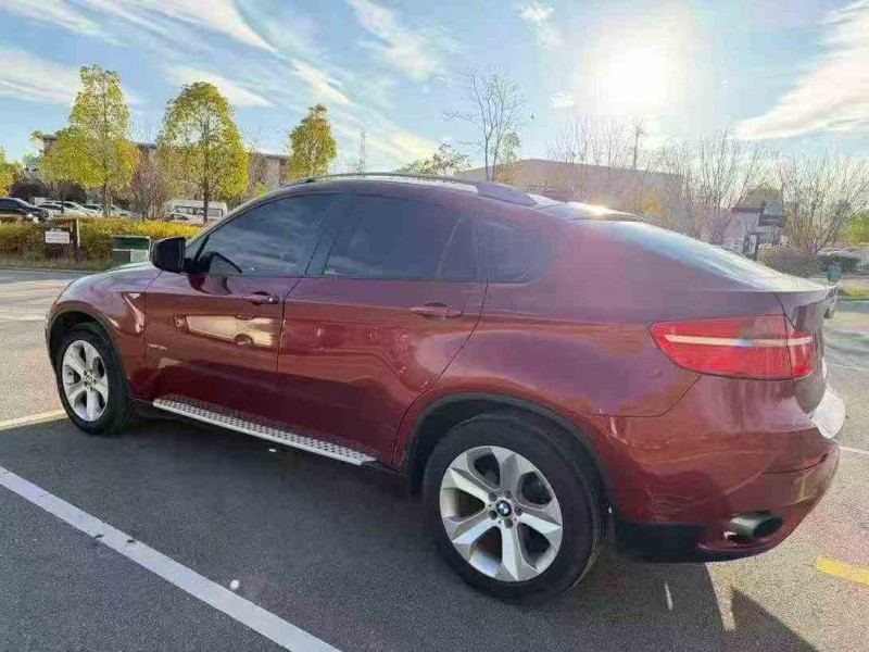 保山12年宝马X68