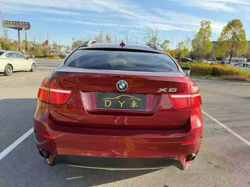 保山12年宝马X69