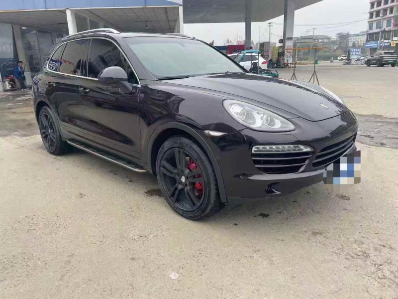 常德12年保时捷卡宴3