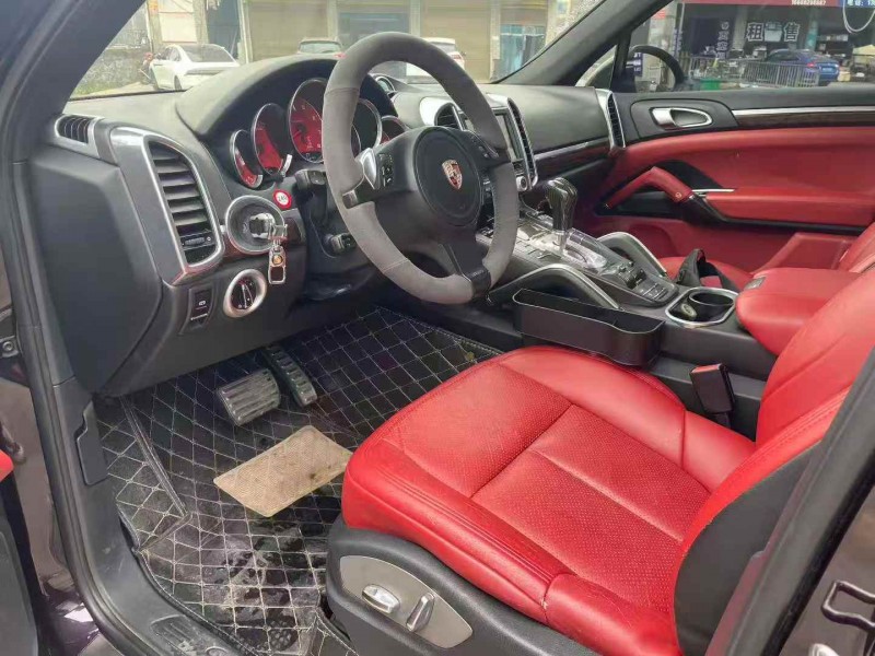 常德12年保时捷卡宴5