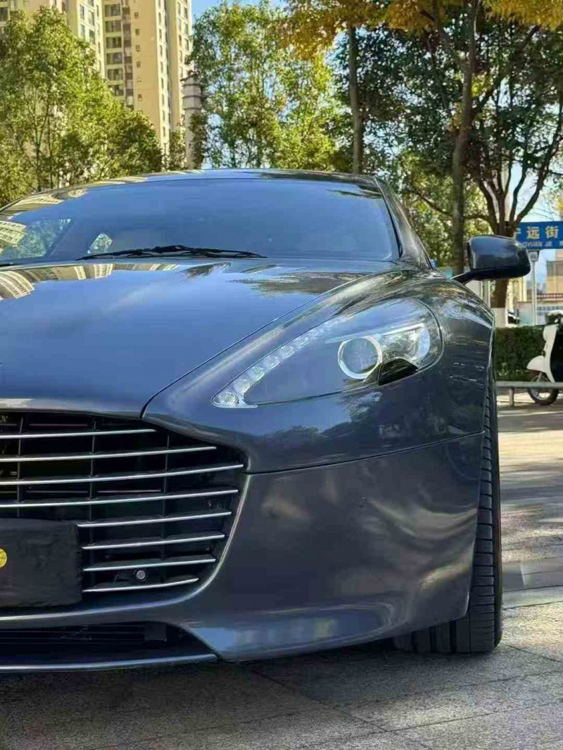 思茅14年阿斯顿·马丁Rapide2