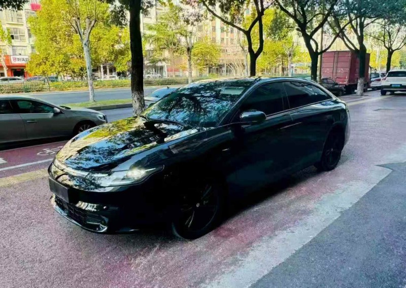 九江25年零跑汽车C012