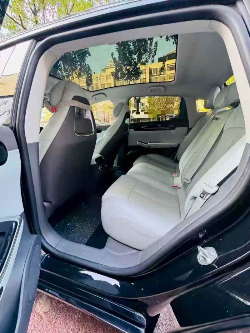 九江25年零跑汽车C016