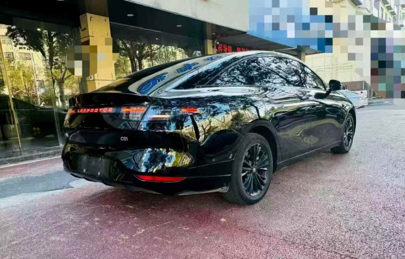 九江25年零跑汽车C018