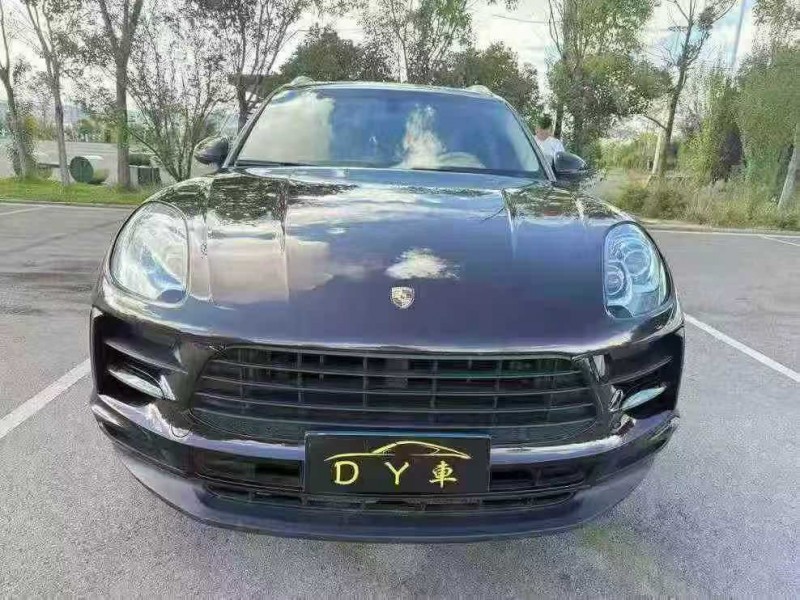 临沧16年保时捷Macan1