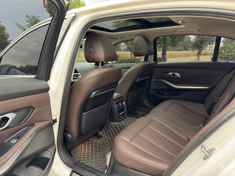 盐城21年宝马3系8