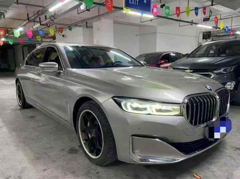 成都21年宝马7系2