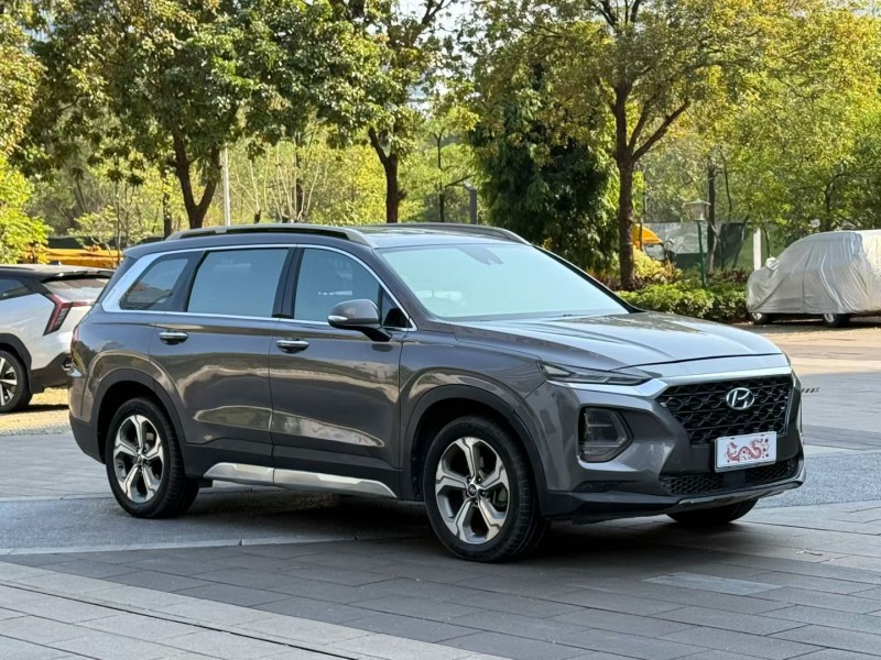 佛山19年现代新胜达2