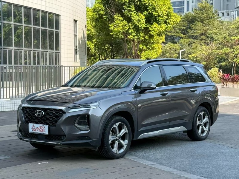 佛山19年现代新胜达3