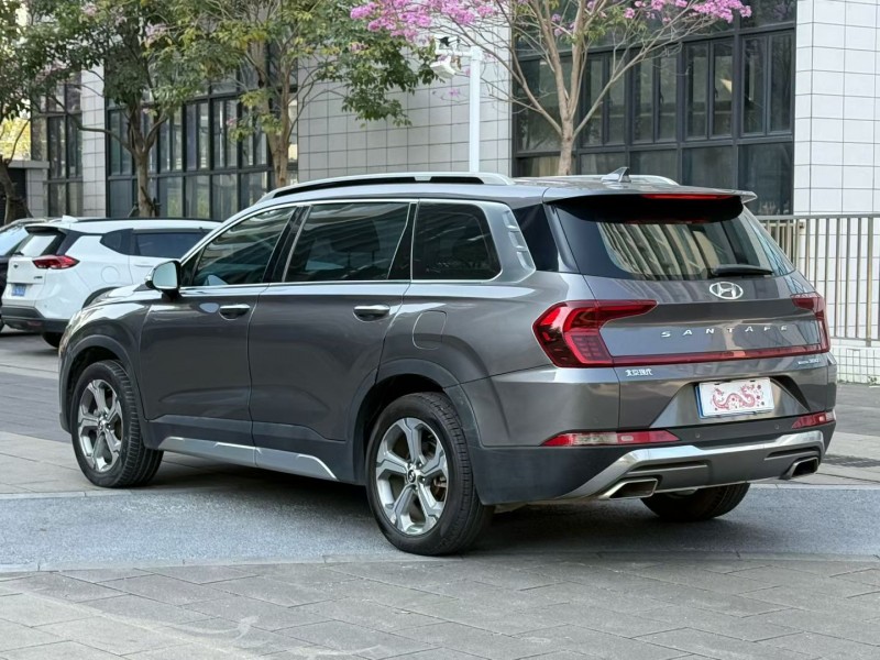 佛山19年现代新胜达7