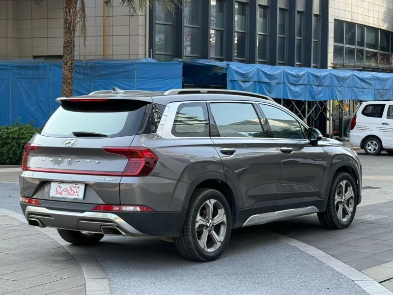 佛山19年现代新胜达8