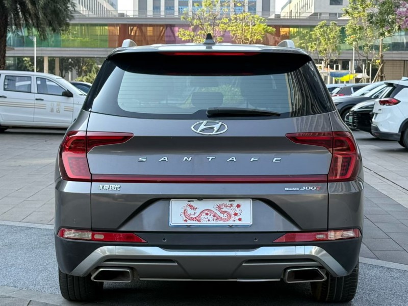 佛山19年现代新胜达9