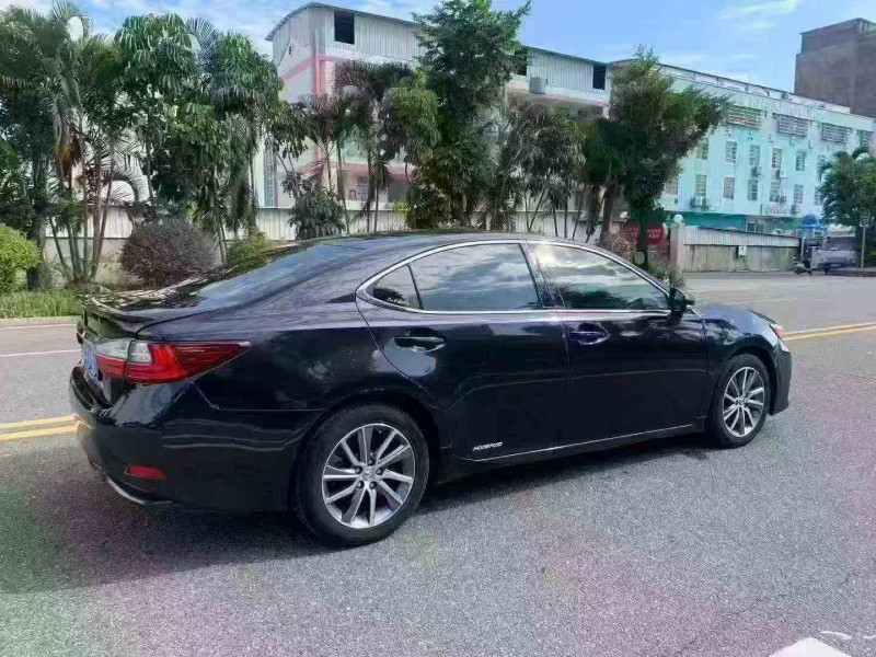 珠海15年雷克萨斯ES8