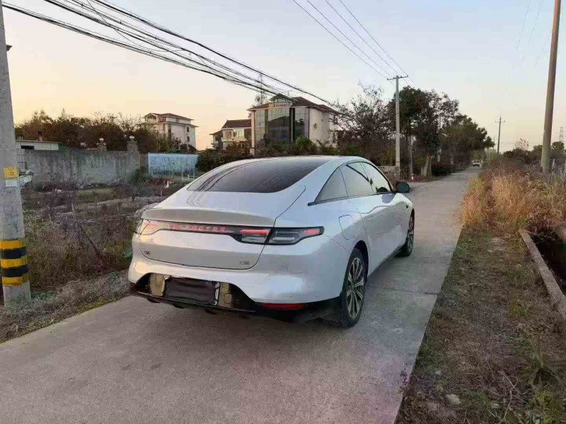 杭州23年零跑汽车C017