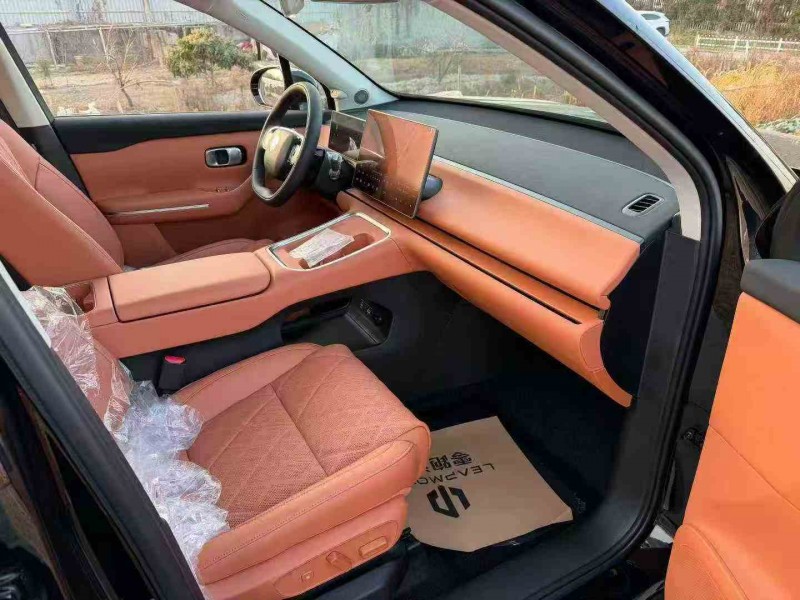 湖州25年零跑汽车C165