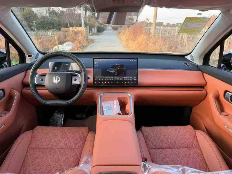 湖州25年零跑汽车C166