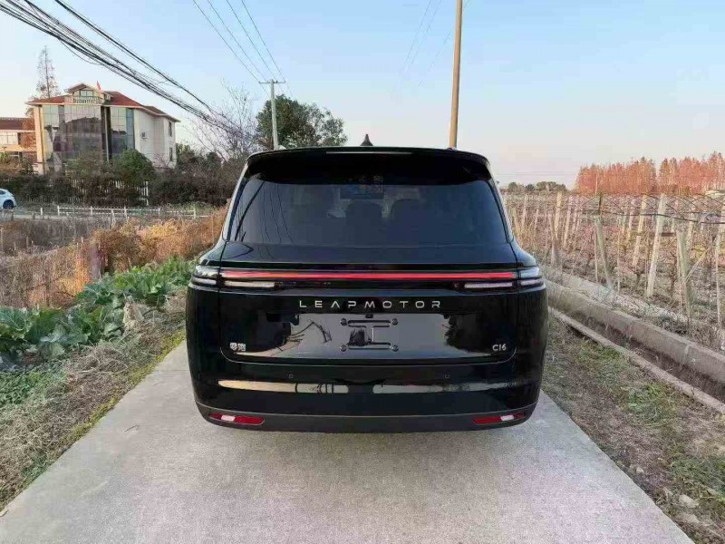 湖州25年零跑汽车C169