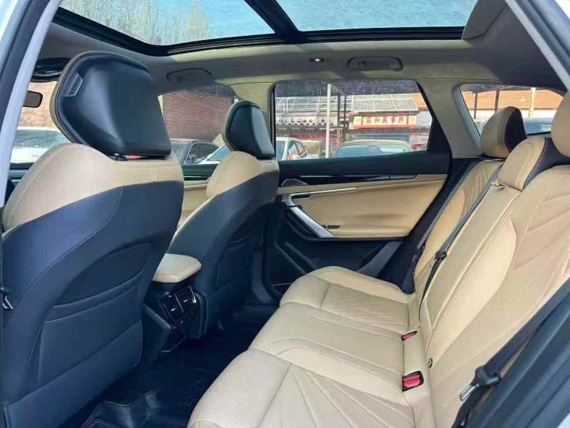 淄博23年吉利博越5