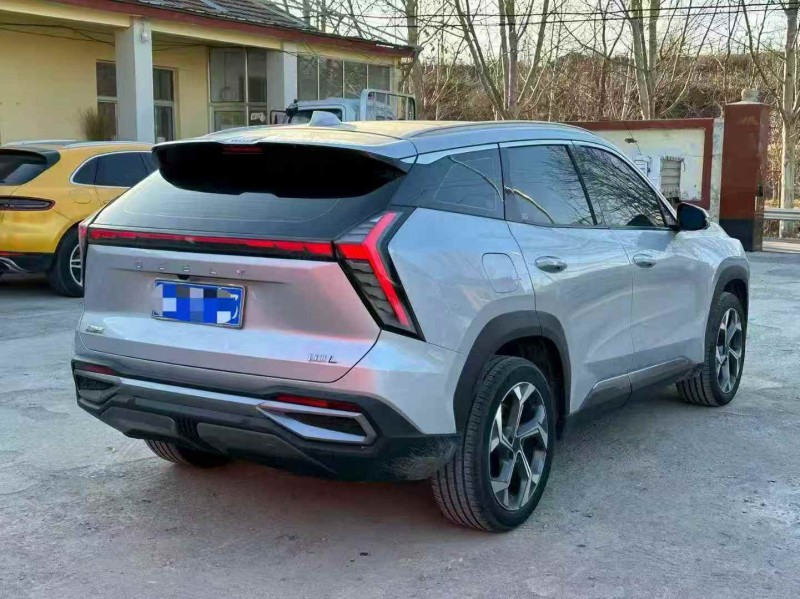 淄博23年吉利博越7