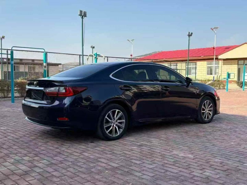 枣庄17年雷克萨斯ES8