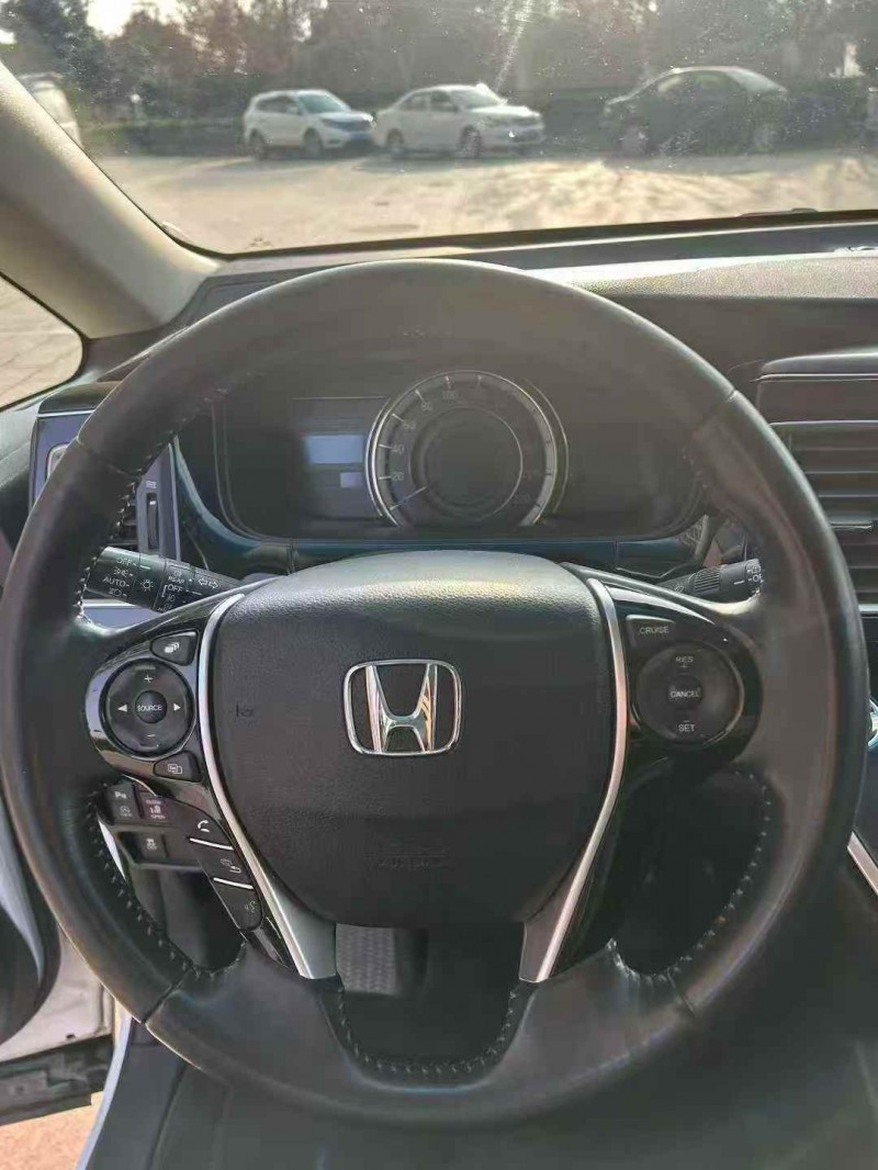 烟台18年本田艾力绅6