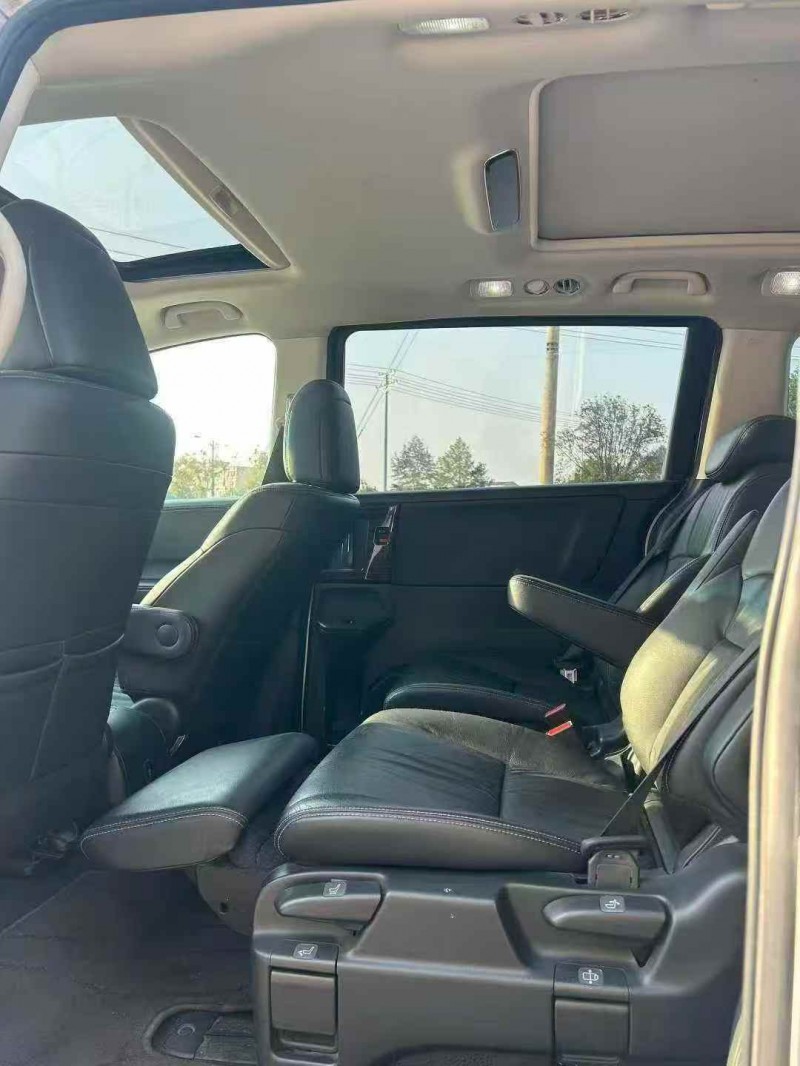 烟台18年本田艾力绅7