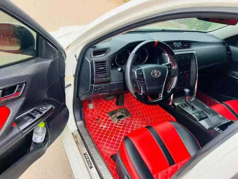 枣庄14年丰田锐志6