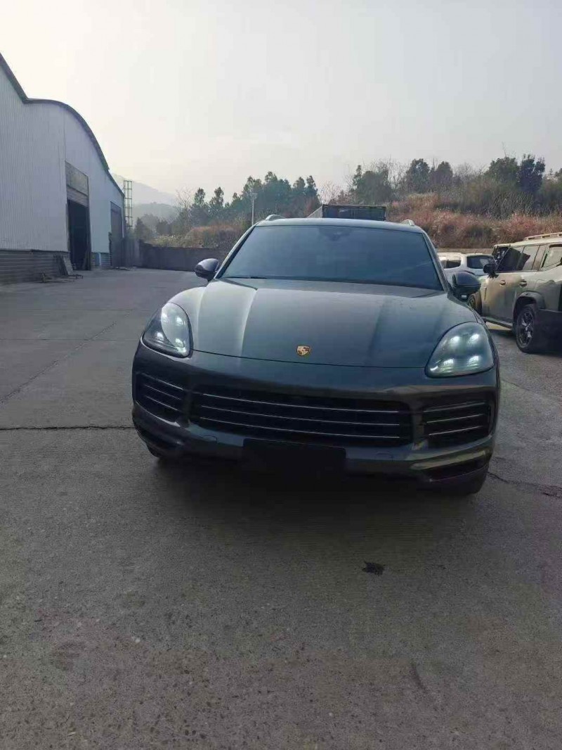 衡阳19年保时捷卡宴1