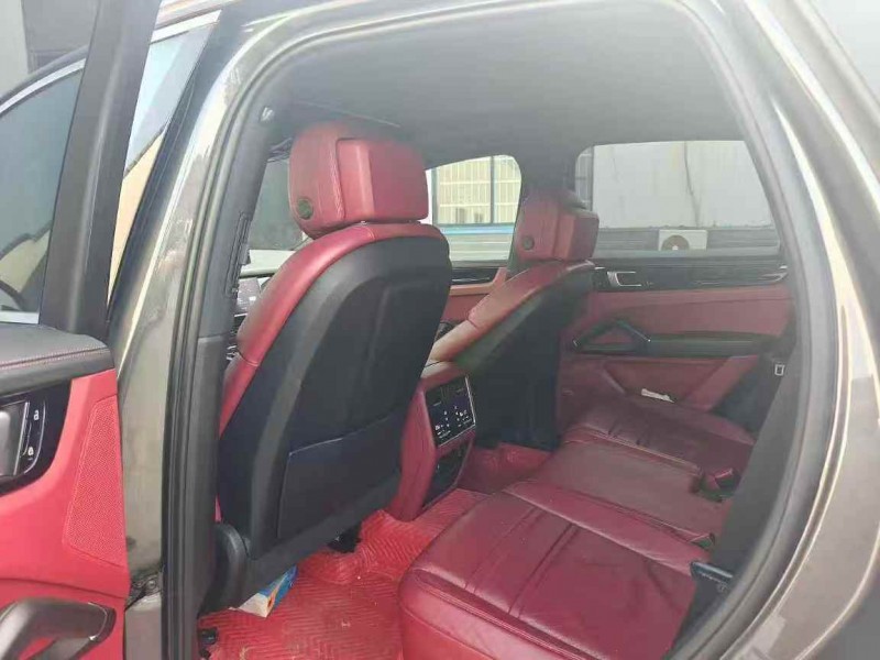 衡阳19年保时捷卡宴5