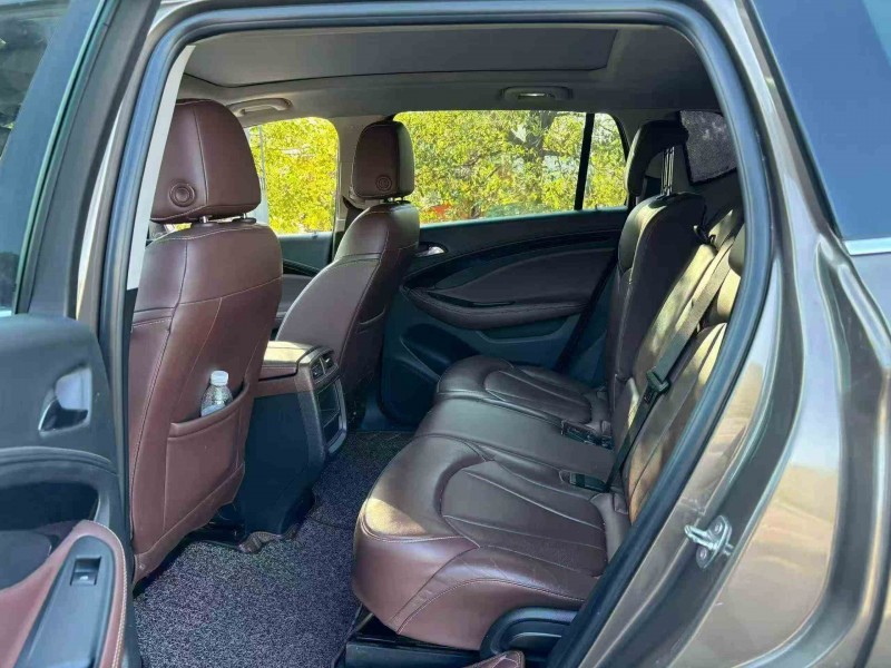 重庆18年别克昂科威5