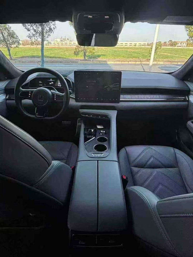 襄阳23年极氪汽车0017