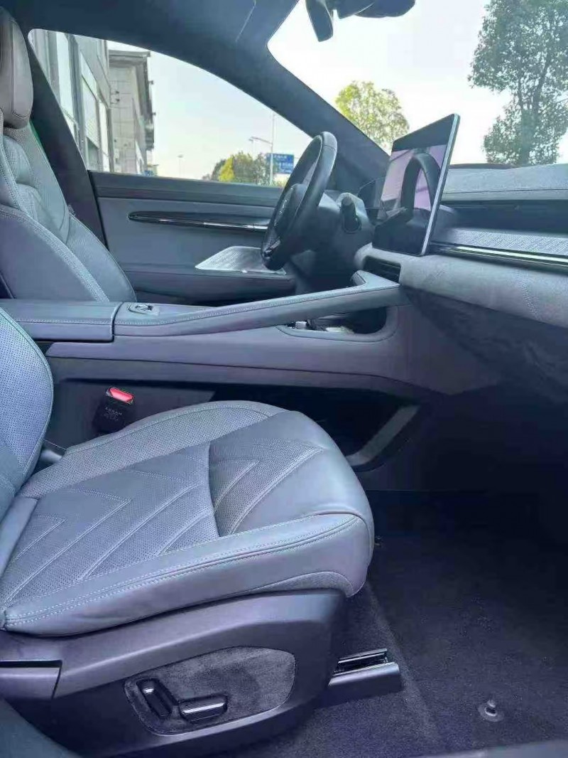 襄阳23年极氪汽车0018