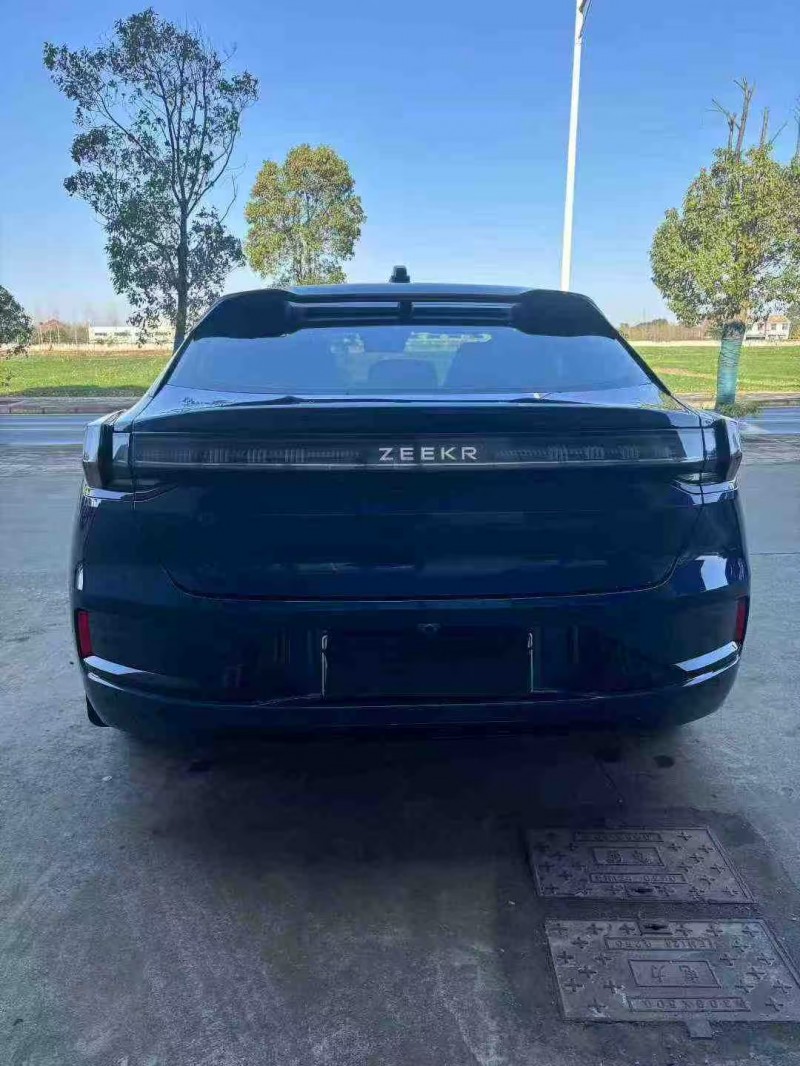 襄阳23年极氪汽车0019