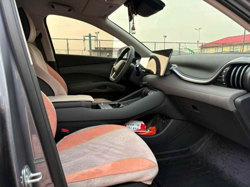 济宁25年比亚迪元5