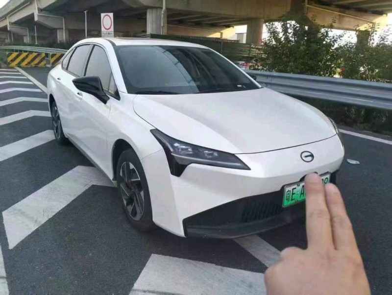 广州25年传祺埃安S1