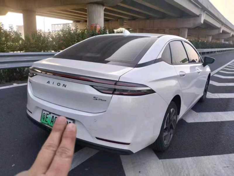 广州25年传祺埃安S2