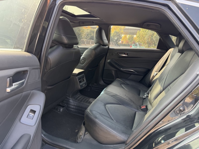 盐城22年丰田亚洲龙4