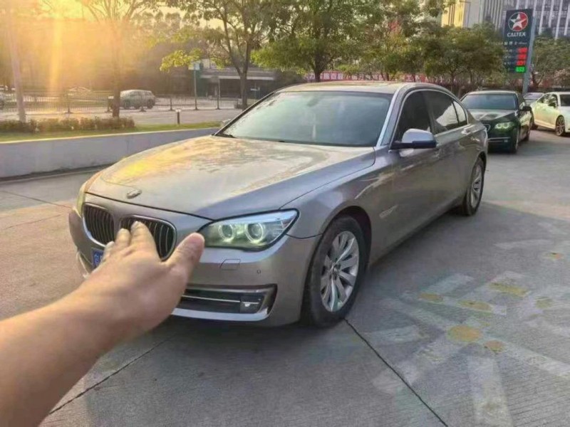 广州14年宝马7系1