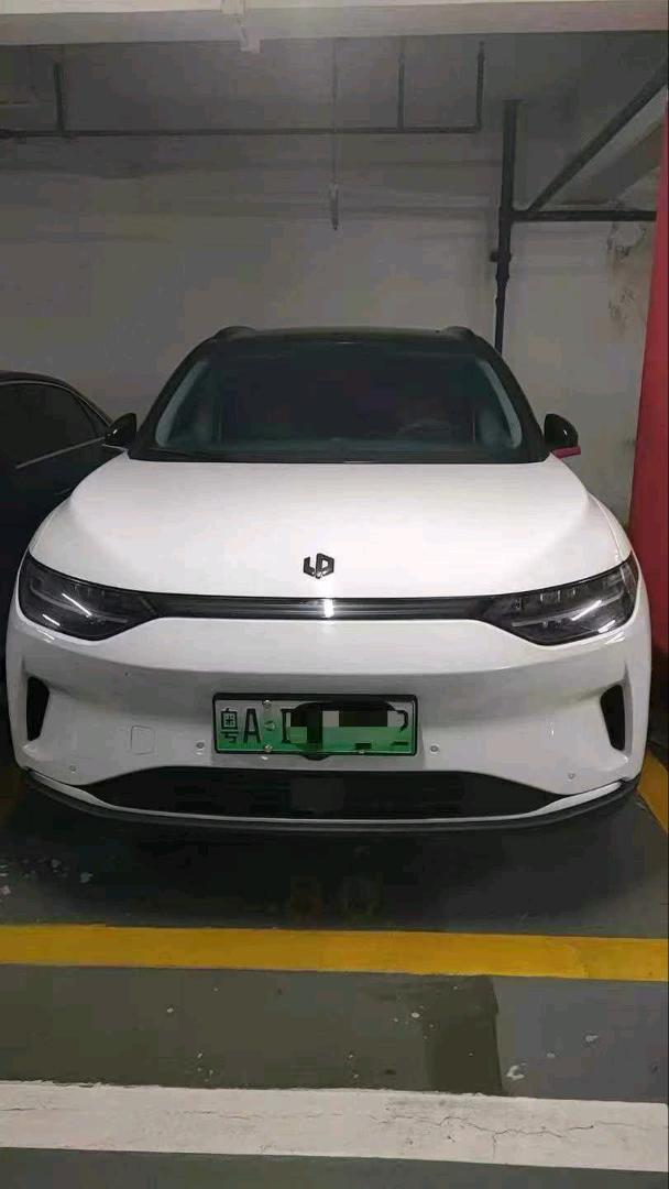 广州23年零跑汽车C111