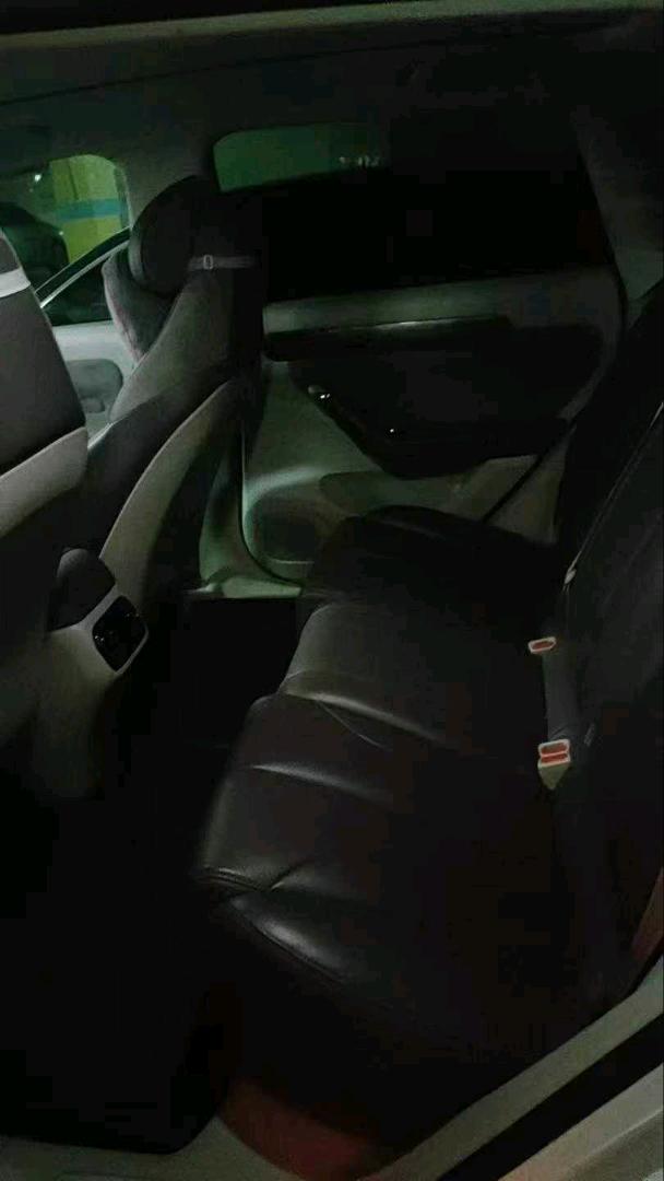 广州23年零跑汽车C112