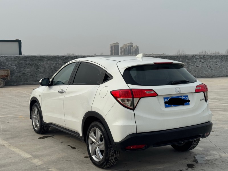 新乡21年本田缤智4