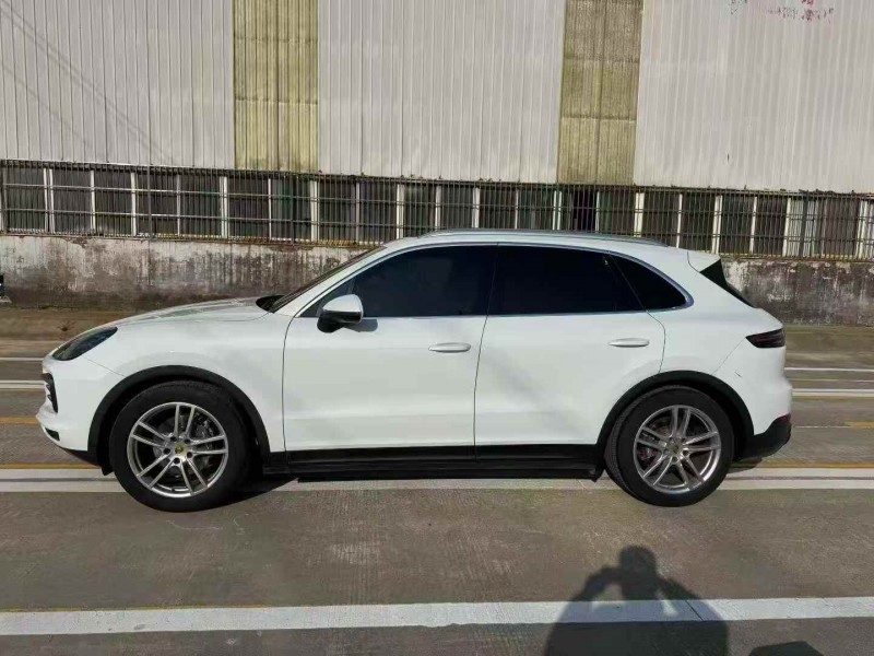 菏泽21年保时捷卡宴3