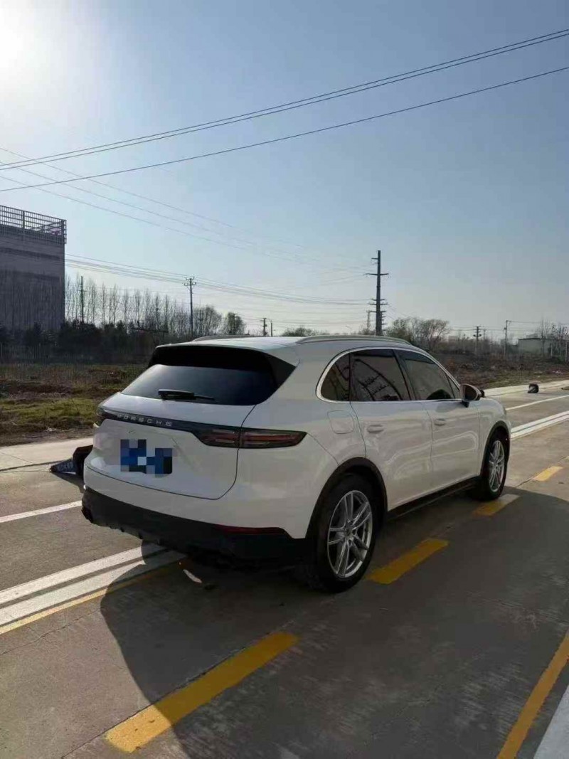 菏泽21年保时捷卡宴4